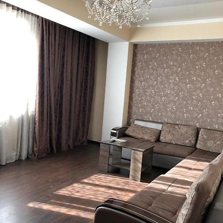Квартира В Центре Бишкека! מראה חיצוני תמונה